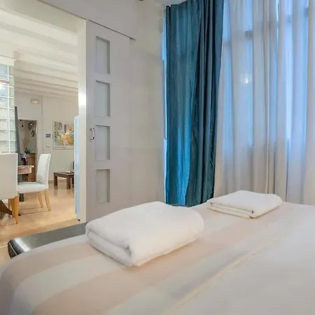 Exclusive 2 Bedroom In The Center Barcelona